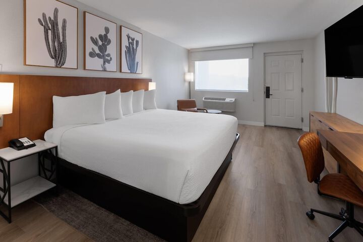 Room 17 of 59