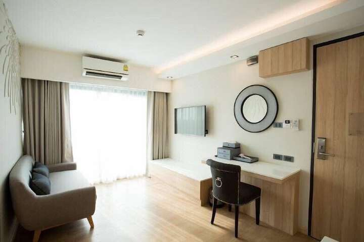 Room 11 of 30