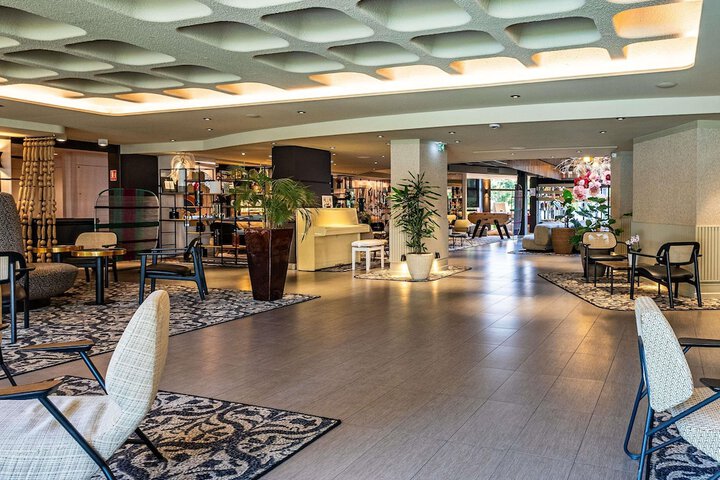 Guest Lobby