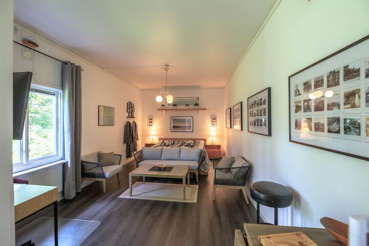 Room 52 of 176