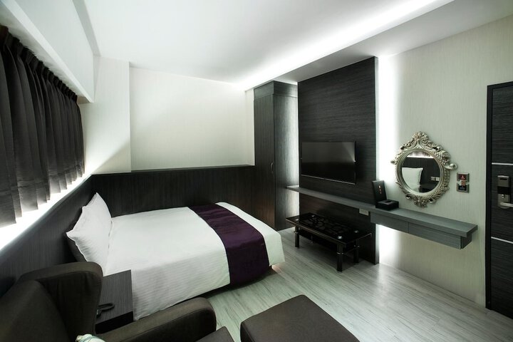 Room 15 of 35