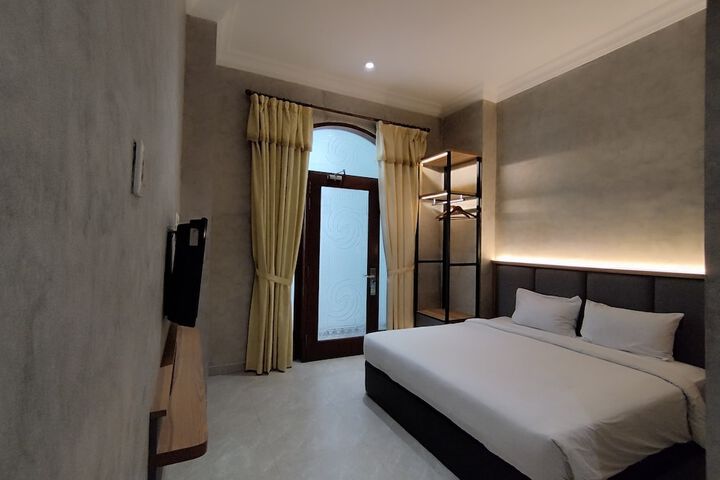 Room 15 of 49