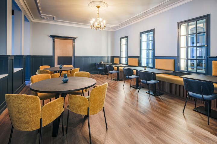 Guest Lobby