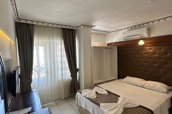Room 8 of 46