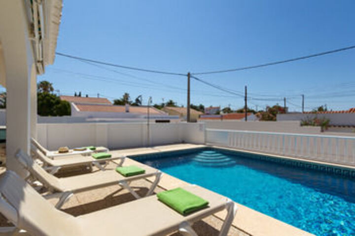 Pool 19 of 25