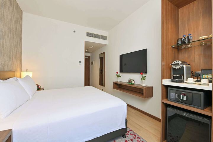 Room 9 of 47