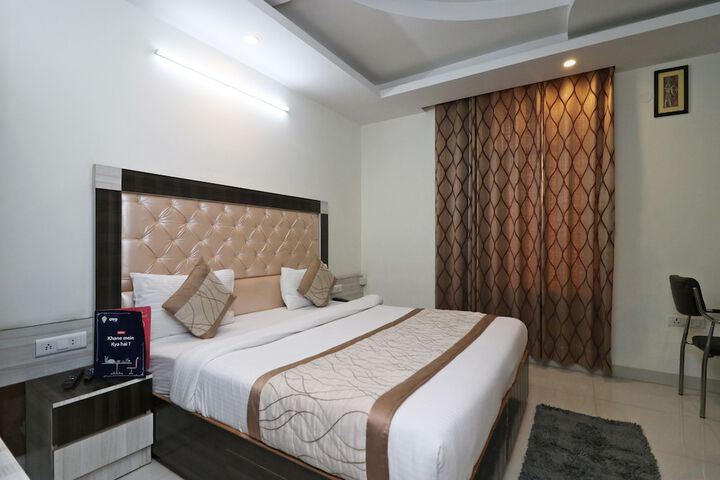 Room 14 of 25