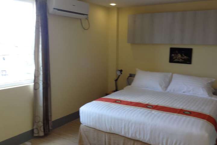 Room 10 of 25