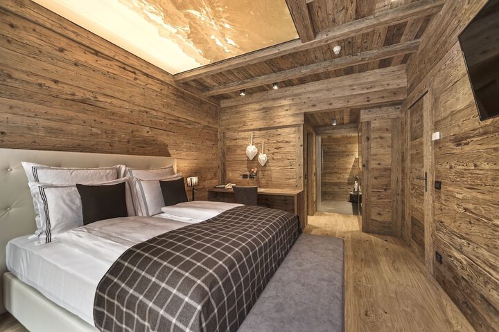 Room 4 of 91