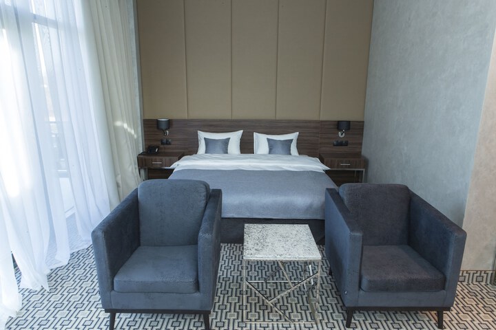 Room 5 of 52