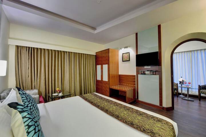 Room 10 of 42