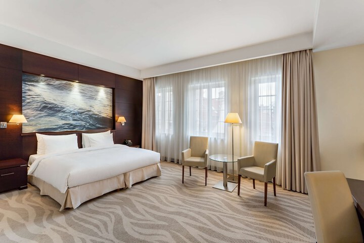 Room 15 of 106