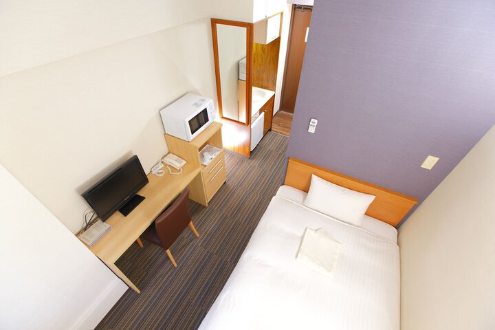 Room 4 of 20
