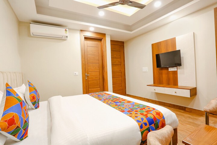 Room 14 of 25