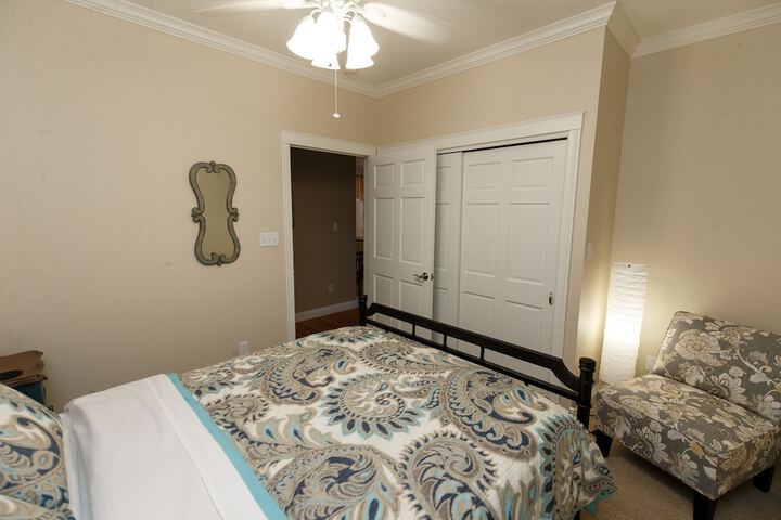 Room 27 of 40