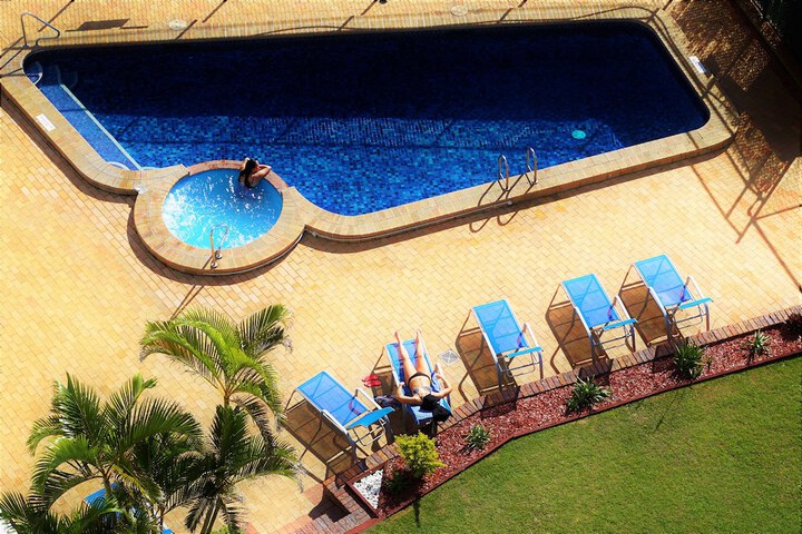 Pool 34 of 60