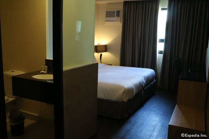 Room 6 of 40