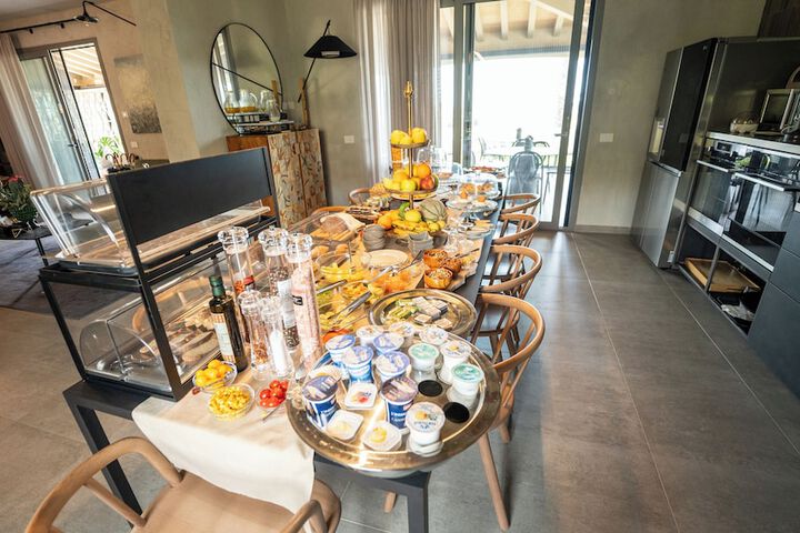 Breakfast/Coffee Service 111 of 123