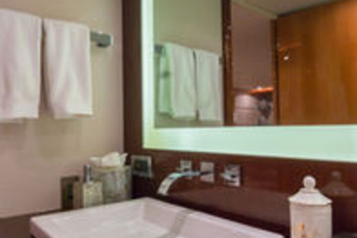 Room 16 of 282
