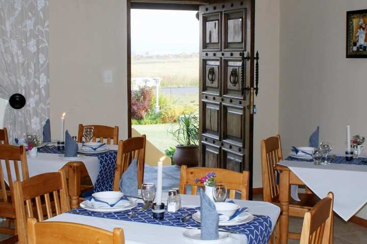 Dining 14 of 38