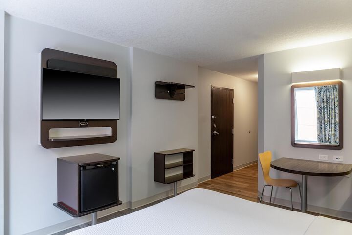 Room 7 of 49