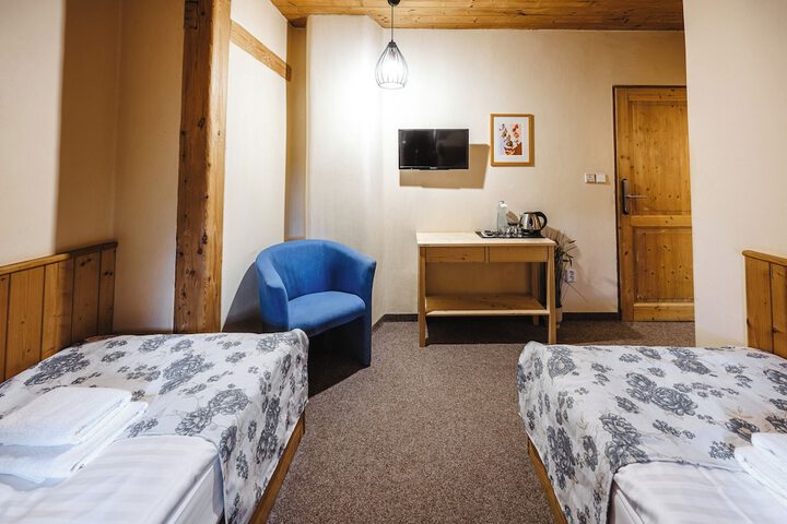 Room 26 of 102