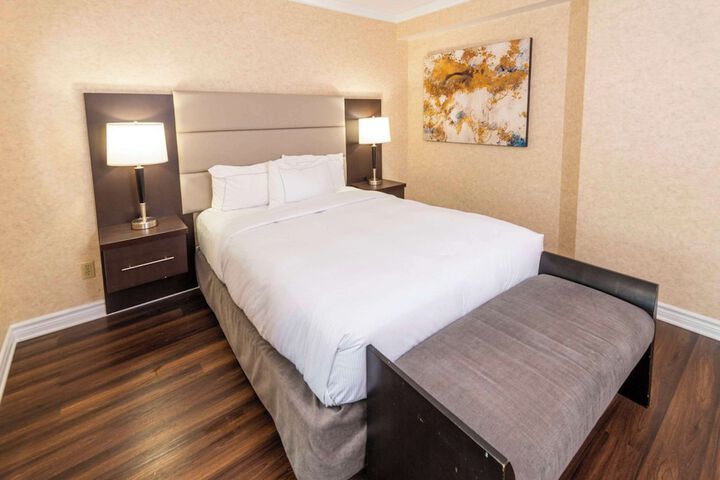 Queen Bed with Sofa (27 of 35)
