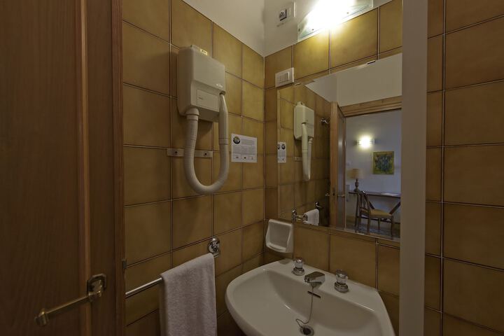 Room 22 of 47