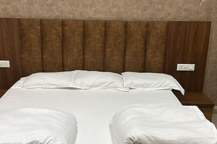 Room 8 of 36