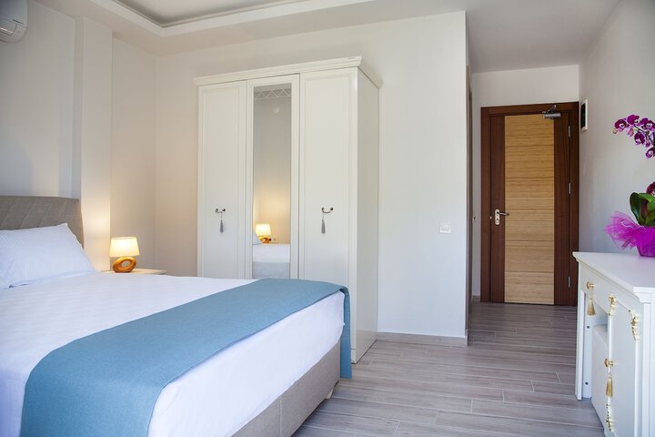 Room 5 of 44