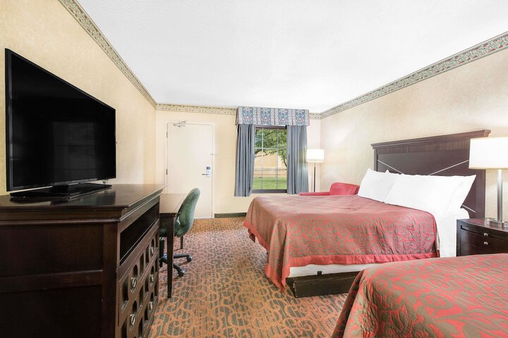 2 Double Beds (4 of 5)