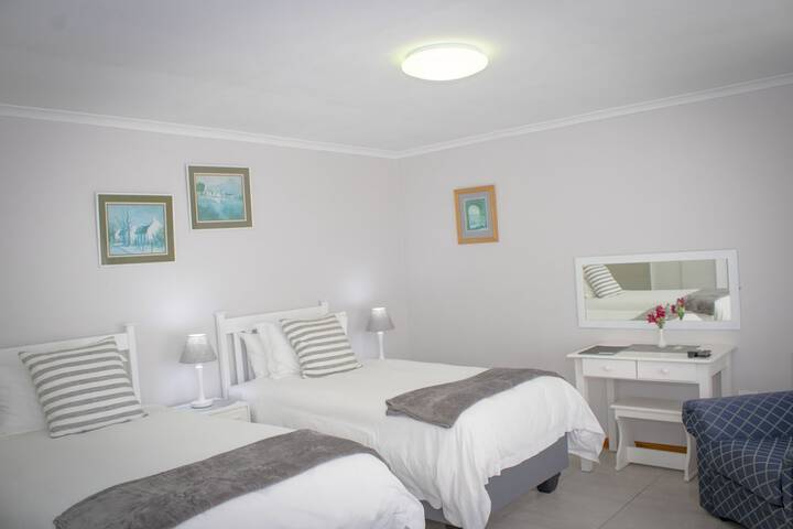 Room 25 of 98