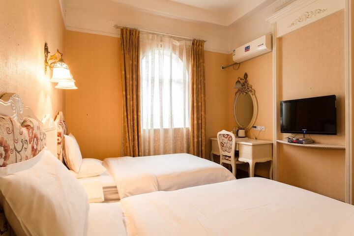 Room 15 of 22