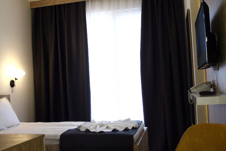 Room 16 of 74
