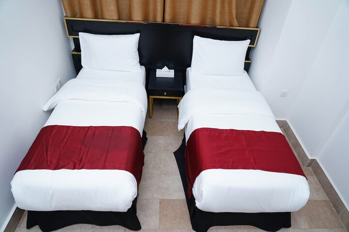 Room 8 of 34