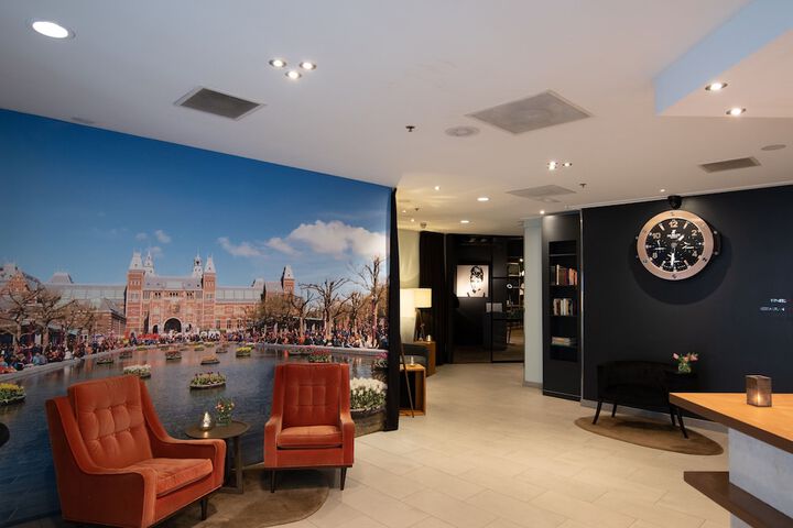 Entrance & Lobby