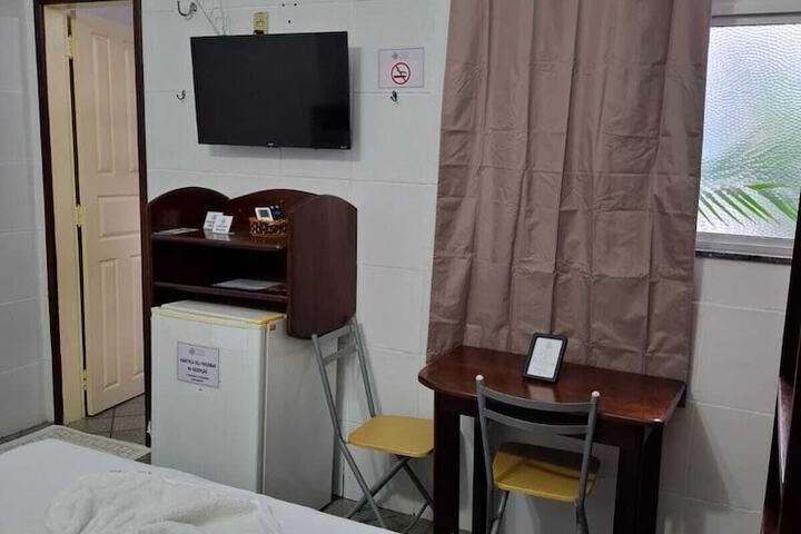 Room 12 of 76