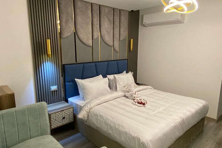 Room 28 of 135
