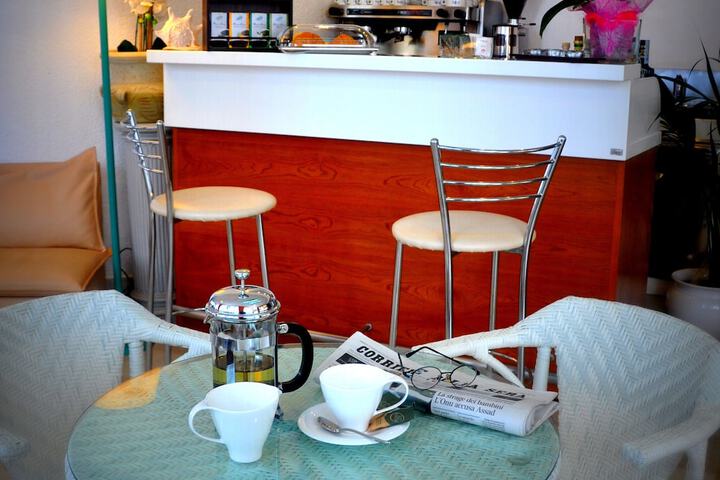 Breakfast/Coffee Service 16 of 23