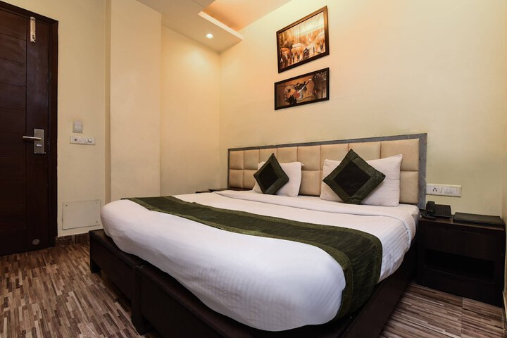Room 5 of 22