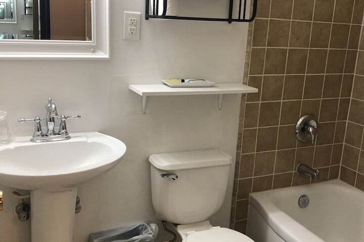 Room 27 of 41
