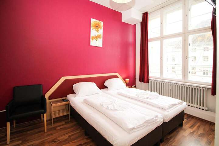 Room 13 of 52