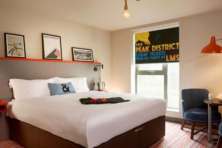 Room 9 of 21