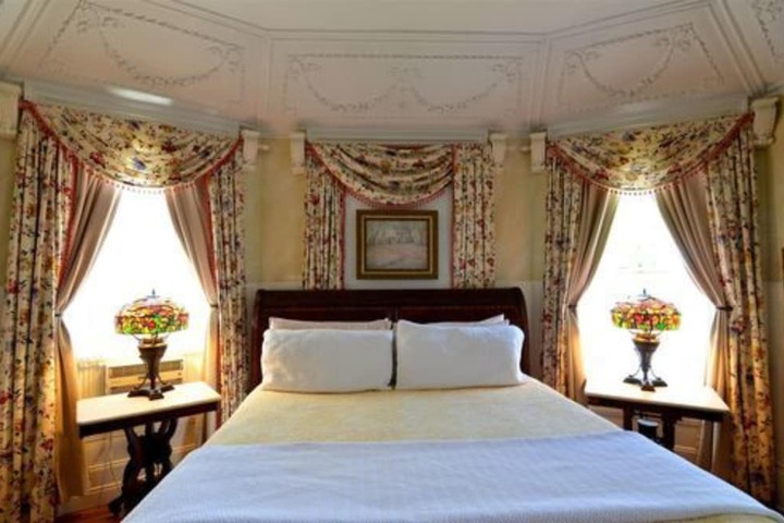 Room 21 of 130