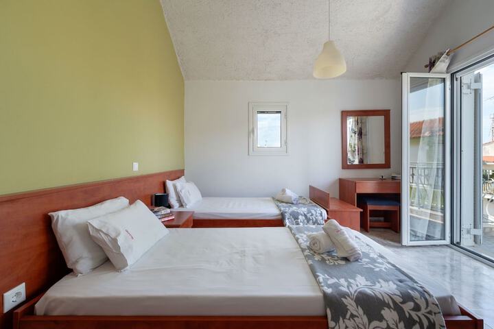 Room 15 of 23