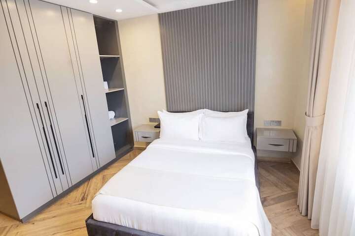 Room 17 of 73