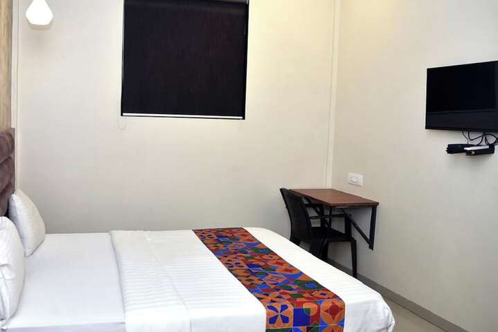 Room 13 of 21