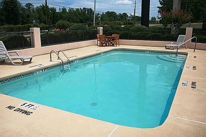 Photo of REGENCY INN & SUITES Pool