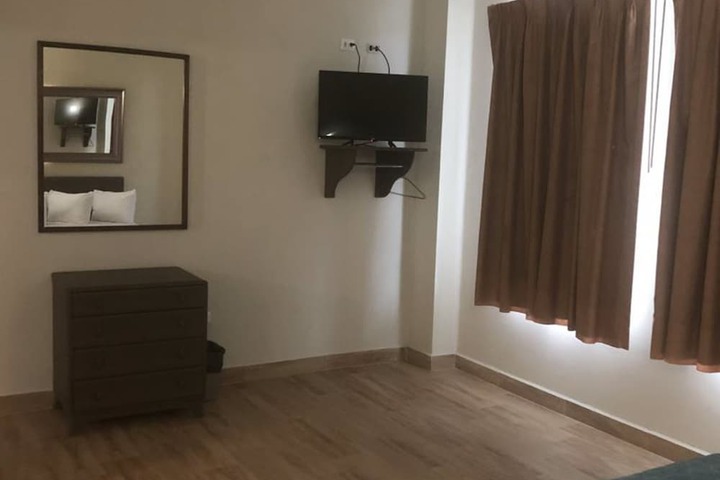 Room 8 of 37