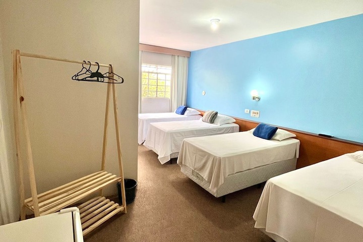 Room 33 of 64